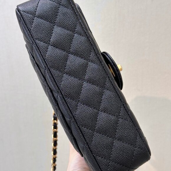 Chanel Medium Classic Double Flap - Picture 9 of 9